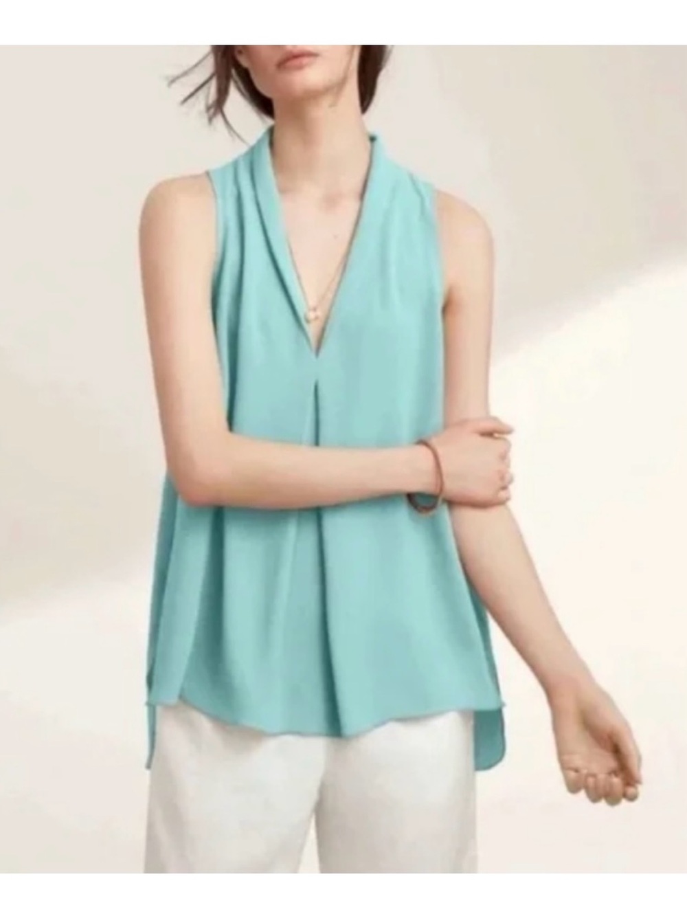Aritzia Wilfred Nuit Silk Trim Sleeveless Blouse Medium Mint Draped V-Neck Top